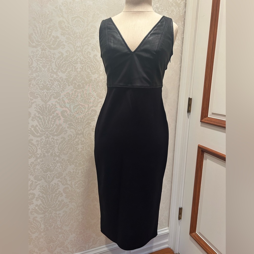 Elegant Black Sleeveless Dress